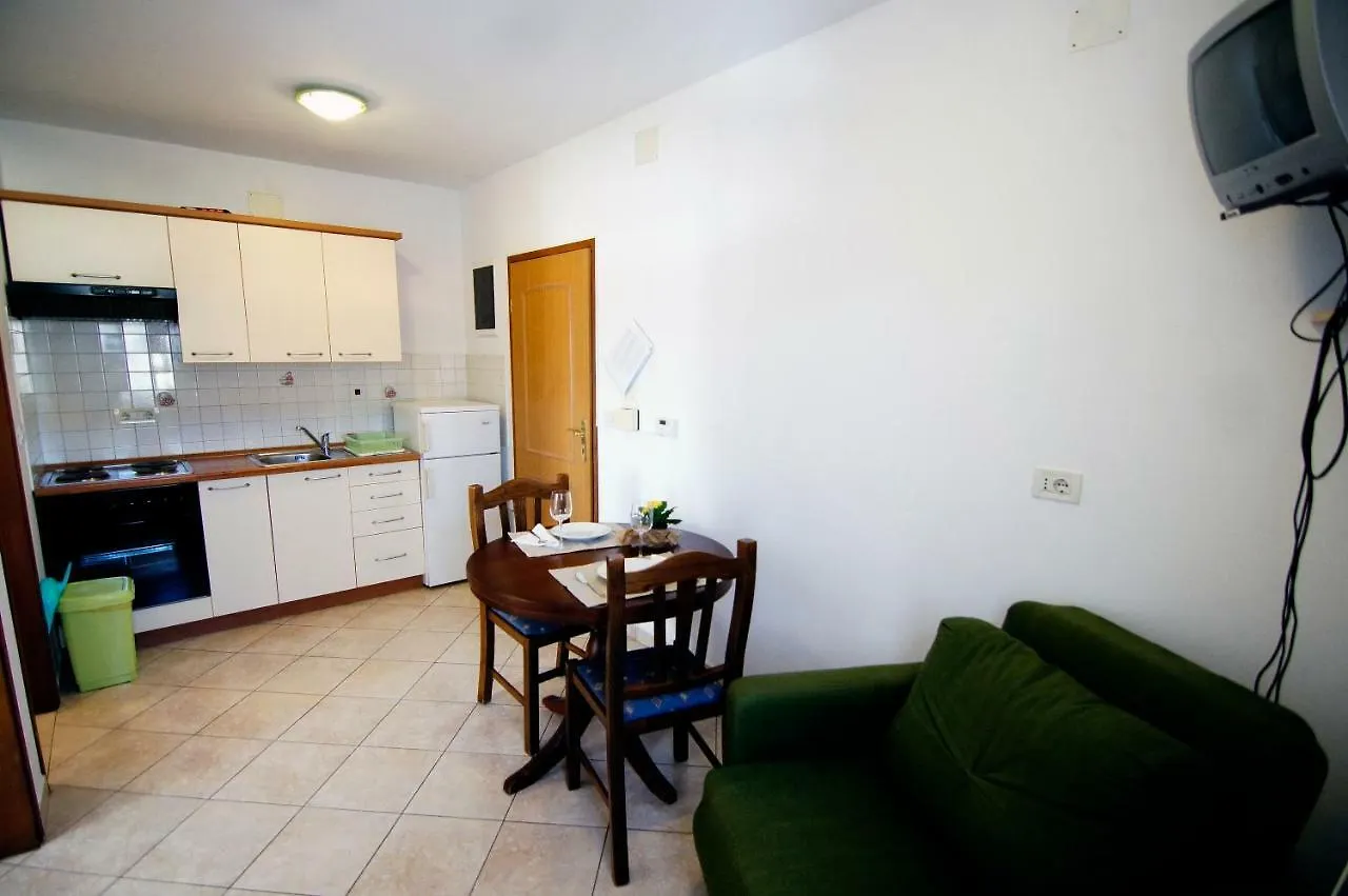 Apartments Ida Cres 0*,  Kroatien