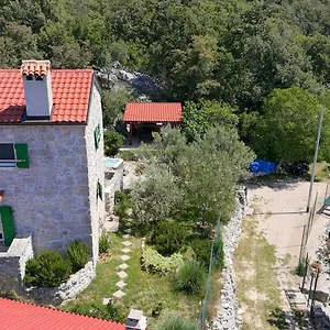 Villa Ana With Jacuzzi & Swimming Pool, Cres